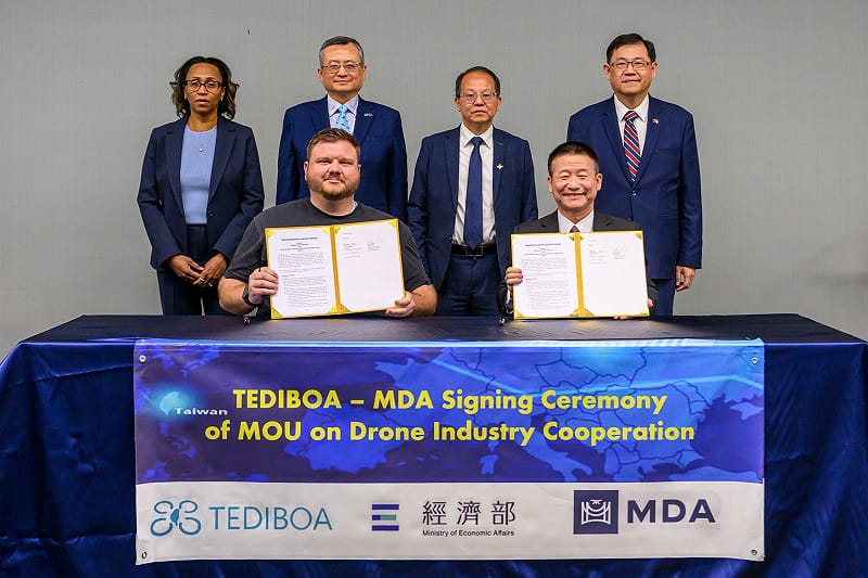 與美國密西根無人機聯盟簽署MOU。&nbsp;&nbsp;&nbsp;圖：經濟部提供