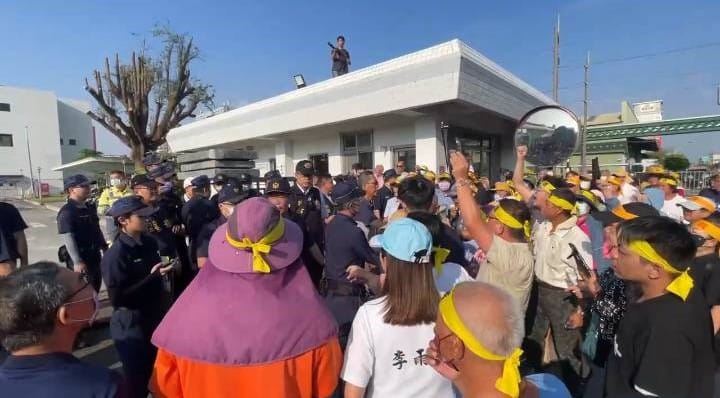 抗議民眾群情激憤，提出三大訴求，包括董事長下台，不排除北上陳抗  。&nbsp;&nbsp;&nbsp;圖：孫家銘翻攝