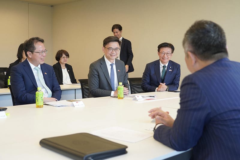 邱志偉、賴瑞隆、郭國文(左至右)與「自民黨台灣政策檢討專案小組」成員對談。&nbsp;&nbsp;&nbsp;圖：賴瑞隆服務處/提供