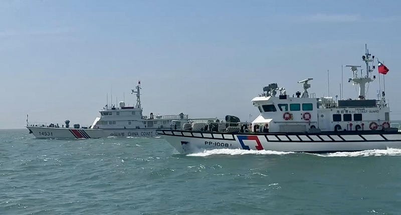 中國海警今（27）日再度侵擾金門海域，24小時內兩度侵擾，仍遭海巡強勢驅離。&nbsp;&nbsp;&nbsp;圖：海巡署提供
