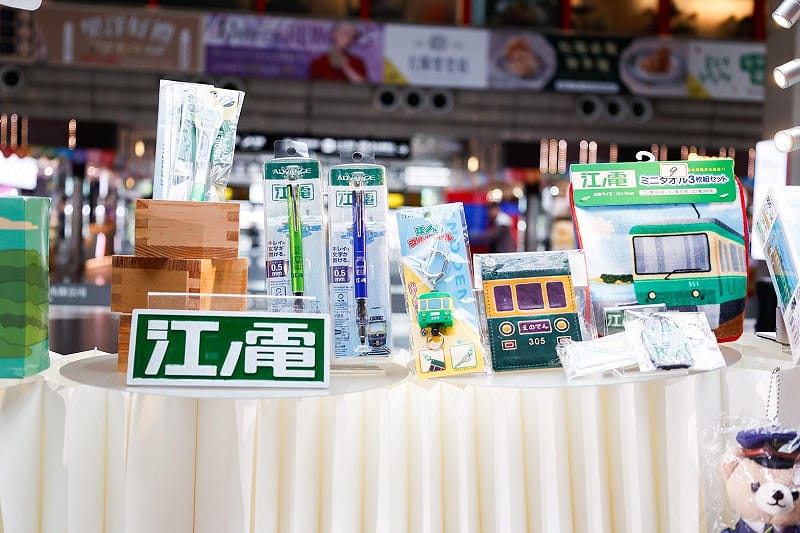 江之電周圍地域一直是日本首都圈周邊熱門的觀光勝地，在《灌籃高手》、《鎌倉物語》等動漫、電影中多次登場，因此收穫大量外國遊客造訪。&nbsp;&nbsp;&nbsp;圖：台鐵公司／提供