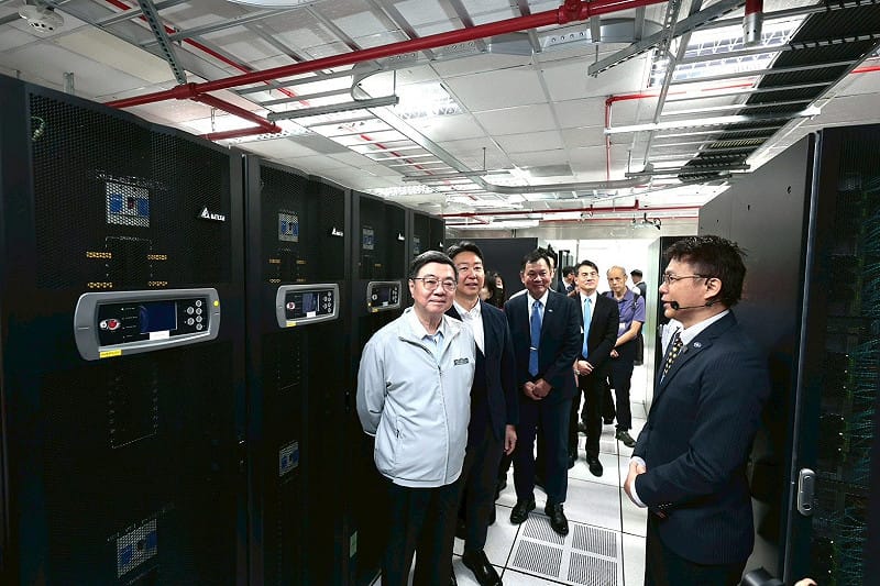 行政院長卓榮泰今（29）日視察「交通部中央氣象署暨超級電腦機房」。&nbsp;&nbsp;&nbsp;圖：行政院提供