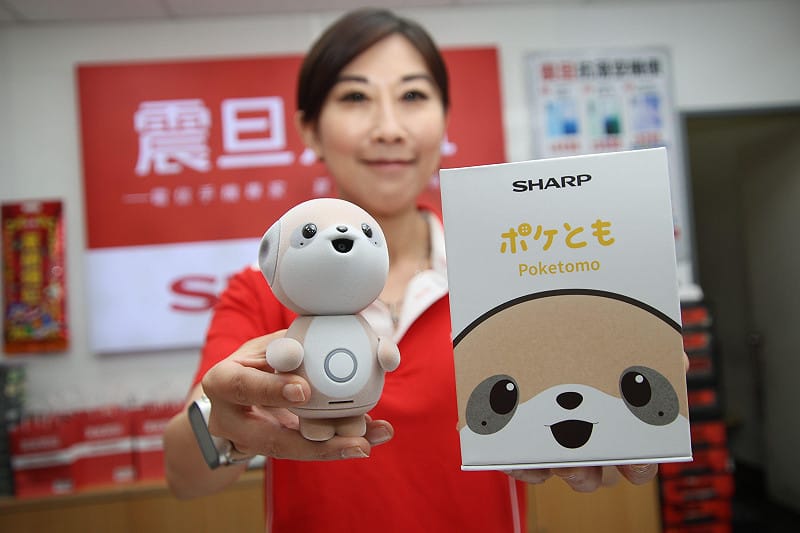 近來超夯的SHARP AI陪伴機器人「Poketomo」，主打AI語音互動與生活陪伴功能。&nbsp;&nbsp;&nbsp;圖：震旦通訊/提供