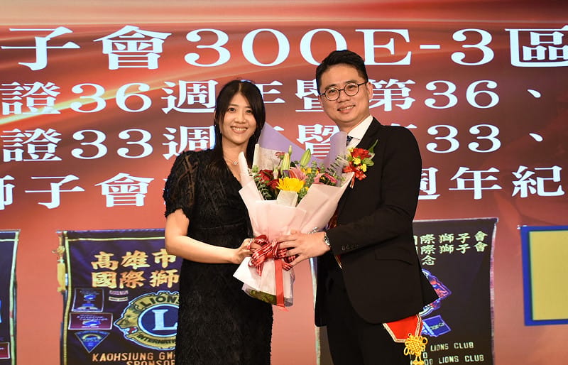 高雄市守都獅子第34屆會長劉柱均(右)伉儷。&nbsp;&nbsp;&nbsp;圖：孫家銘/攝