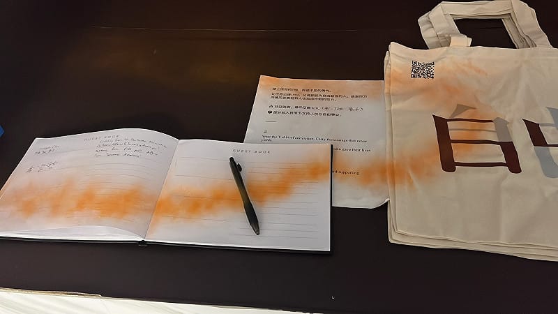 位於美國洛杉磯的「六四紀念館」遭人惡意闖入破壞，噴灑橘紅色油漆損毀展品。&nbsp;&nbsp;&nbsp;圖：翻攝「X」@wangdan1989