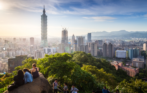 台北市每年都吸引成千上萬國際旅客到訪，今年預估人數將再度攀上新高，達930萬人次。   圖：翻攝交通部觀光局網站
