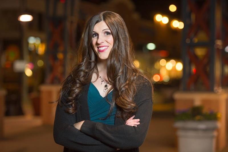 33歲當過記者的音樂家羅姆當選美國維吉尼亞州議會眾議員，跨性別身分成為焦點。   圖：翻攝Danica Roem 臉書