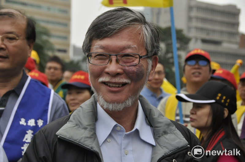 勞工法學者邱駿彥6日臉書呼籲蔡總統，不要讓台灣成為鐵幕國家。   圖 : 新頭殼資料照片