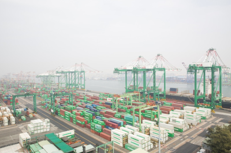 交通部航港局今(9)表示，統計今年1至9月四大國際商港之貨櫃營運量已較去年同期成長1.9%。圖為高雄港。   圖 : 航港局/提供