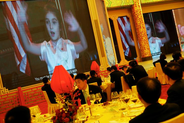 昨晚的國宴上，放映川普孫女唱起中國傳統歌謠和讀詩的可愛影片，再度成為眾人嬌點。   圖：達志影像/路透社