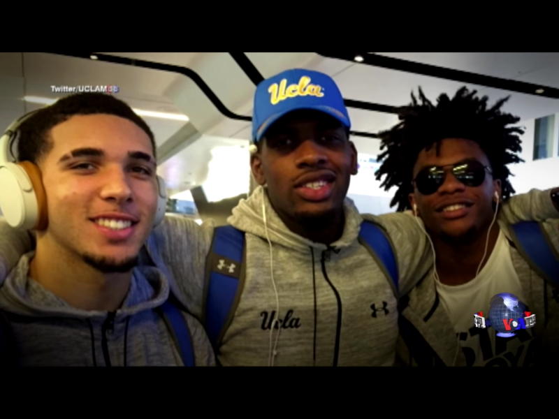 這三個學生是UCLA籃球隊的球員，目前，球隊已在上海打完比賽返回加州，而他們三人目前仍在杭州的酒店，不得離開。   圖：翻攝自Youtube