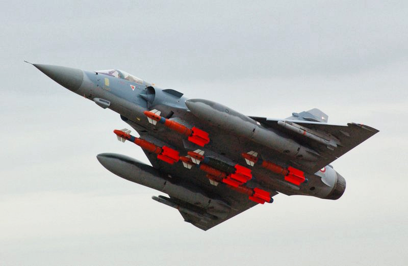 法國方面確認，新交付烏克蘭的達梭「幻影2000-5F」戰機，將配備 AASM-250 遠程制導炸彈。 圖:翻攝自X帳號