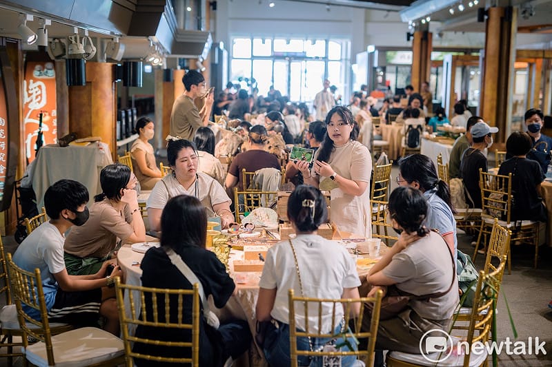工藝辦桌結合地方文化與工藝美學，展現工藝融入生活的多元樣貌。&nbsp;&nbsp;&nbsp;圖：唐復年/攝