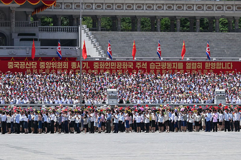 中國國家主席習近平8日抵北韓國事訪問，北韓民眾熱烈歡迎。&nbsp;&nbsp;&nbsp;圖：翻攝陸網/新華網