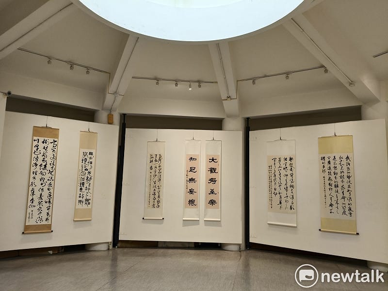 「龍麟御影會明宗」書法聯展為「龍麟雅集」成立後首度公開聯展，以「龍麟御影」為題，集結多位橫跨世代與領域的書藝創作者，從古典筆墨出發，延伸至當代思維的多元實踐，展現書法藝術在時代轉折中的深層對話。&nbsp;&nbsp;&nbsp;圖：黃博郎／攝