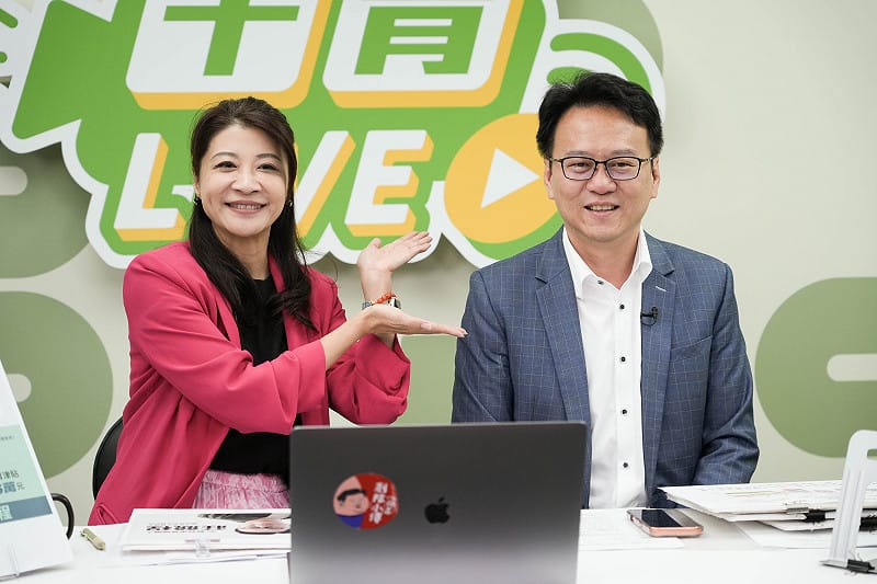  莊競程說，他會邀請專業工程團隊、職業球團現勘，讓新竹棒球場符合選手需求。 圖：民進黨提供 