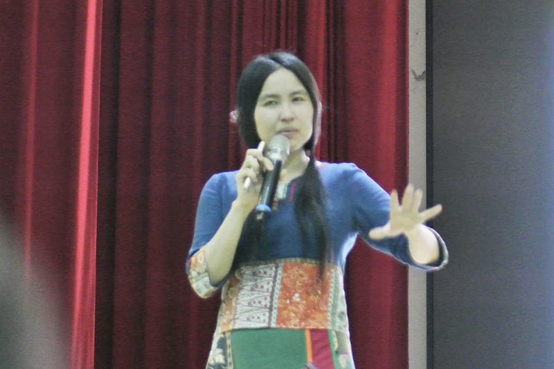 沈芯菱以「從『芯』開始，讓夢想發光」為題分享生命故事。&nbsp;&nbsp;&nbsp;圖：高雄高商/提供