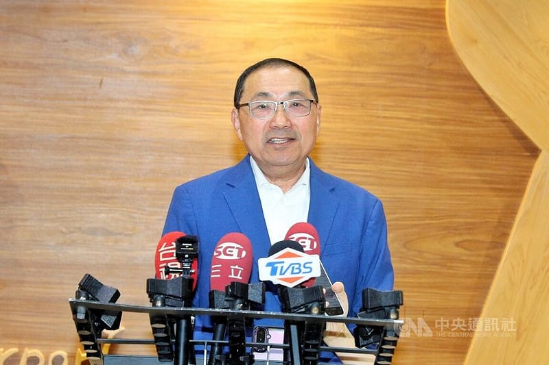 新北市長侯友宜率智慧製造業者赴美參加自動化技術展，他24日返台表示，除協助企業拓展國際市場，並考察職棒球場及河岸觀光建設，盼將經驗導入，三鶯線通車細節會在討論後公布。中央社記者吳睿騏桃園機場攝　115年6月24日&nbsp;&nbsp;&nbsp;圖：中央社提供