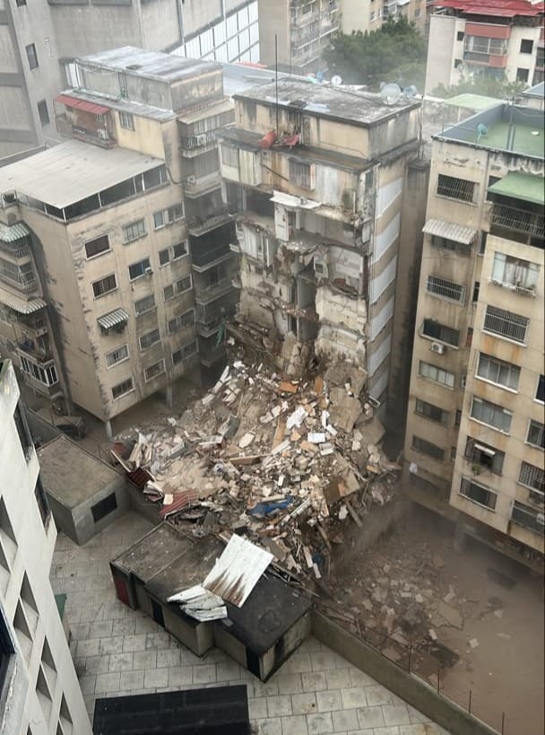  地震導致委內瑞拉多處建築遭毀，許多民眾甚至來不及從屋內逃出。 圖:翻攝自 X @patriciajaniot 