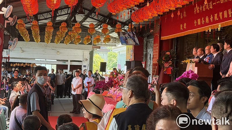  賴清德談到台北市淹水問題，蔣萬安神情嚴肅。 圖：高逸帆／攝 