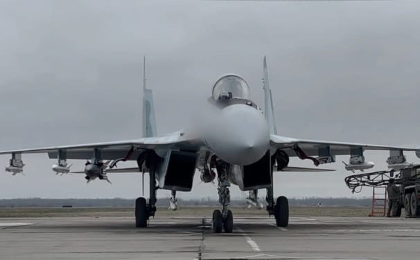 專家承認，即使 30 架 Su-35 在伊朗全都能形成戰力，也很難突破美國、以色列在中東地區的優勢體系。&nbsp;&nbsp;&nbsp;圖：翻攝自 騰訊網 星海之刃