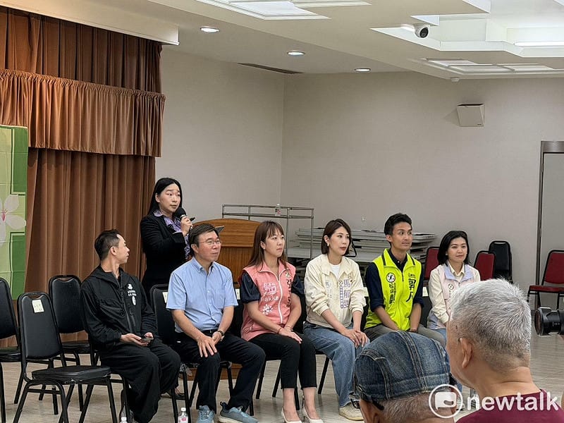 沈伯洋出席台灣客家聯盟協會座談，議員參選人陪同。&nbsp;&nbsp;&nbsp;圖：高逸帆／攝