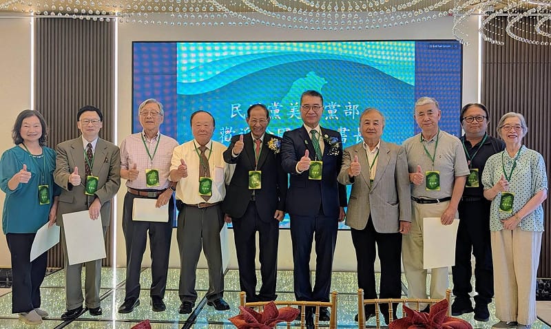 徐國勇前往美國與海外鄉親互動。 圖:民進黨提供 徐國勇前往美國與海外鄉親互動。 圖:民進黨提供