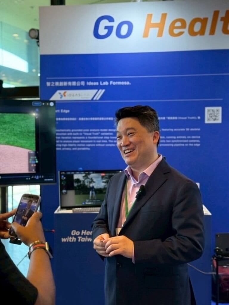 美國AI運動科技公司IdeasLab創辦人楊智偉（Winston Yang）是台美人第二代，畢業於哥倫比亞大學，曾任職於國際金融機構，2020年在台灣設立研發工作室，投入 AI運動科技的研發。&nbsp;&nbsp;&nbsp;圖：（IdeasLab提供）中央社