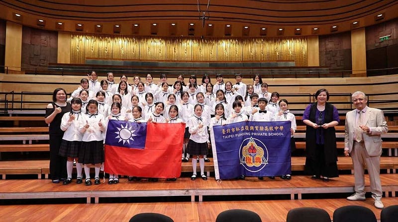 「私立復興實驗高中小學合唱團」赴匈牙利參加「2026第5屆布達佩斯國際合唱慶典」榮獲兒童組金獎，並奪下該組別冠軍。&nbsp;&nbsp;&nbsp;圖：（駐匈牙利代表處提供）中央社
