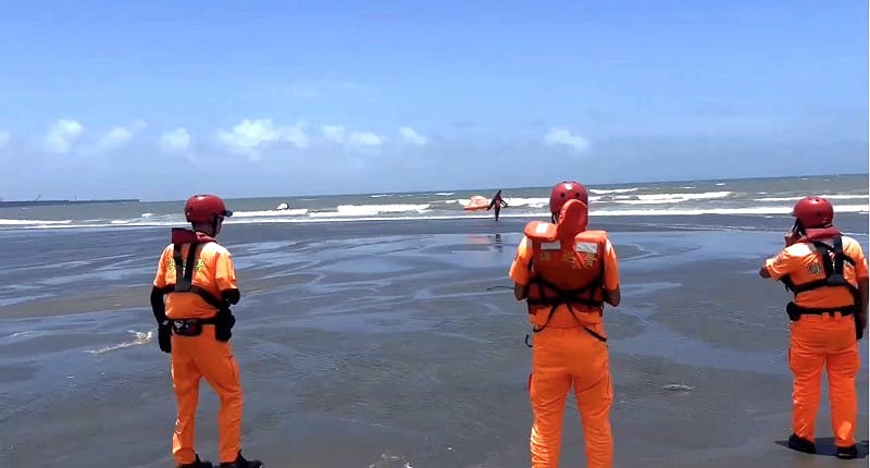 海巡署北區分署於宜蘭、桃園海邊管制區開罰11人。&nbsp;&nbsp;&nbsp;圖：海巡署提供