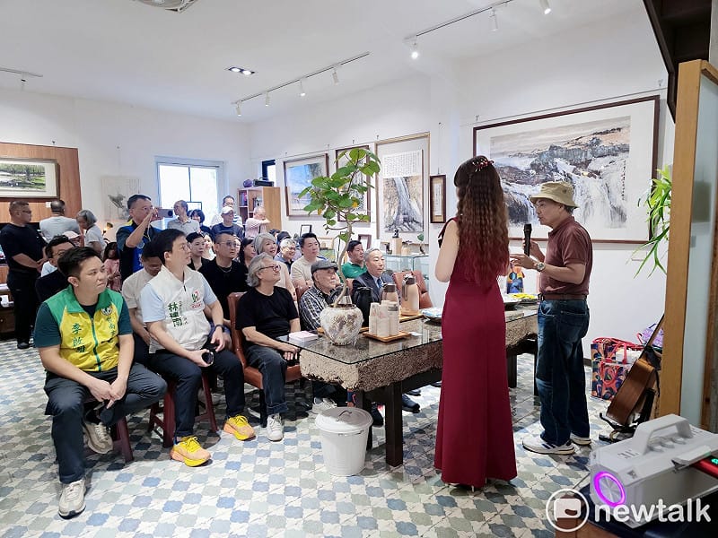 藝術家任怡潔《浮花夢影》創作個展即日起於鷺安平美術館盛大舉辦，開幕茶會嘉賓雲集，吸引藝術界人士、企業人士、收藏家及眾多藝文愛好者熱情參與，會場座無虛席，氣氛熱烈溫馨。&nbsp;&nbsp;&nbsp;圖：黃博郎／攝