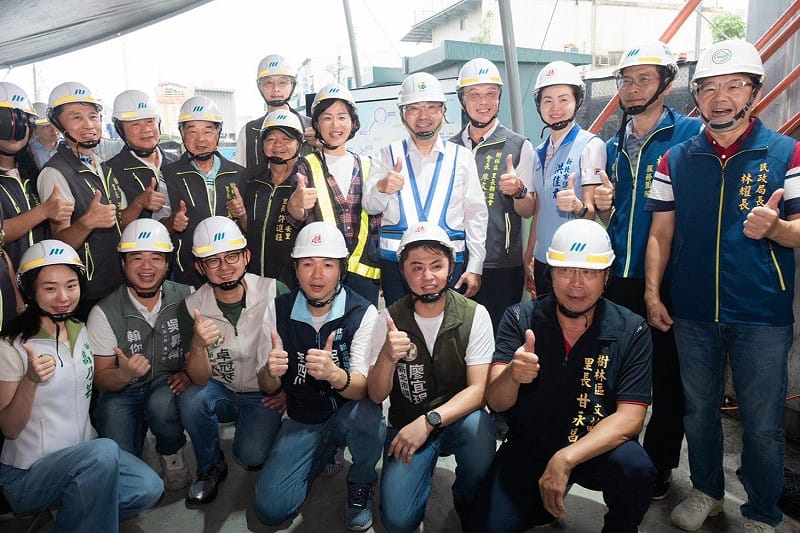 立委、新北市長候選人蘇巧慧昨天特別和侯友宜市長一起視察捷運樹林線的工程進度，希望能在大巨蛋動工前，加速完善樹林的交通建設。&nbsp;&nbsp;&nbsp;圖：蘇巧慧競辦提供