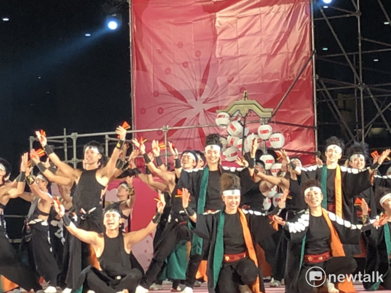 2017台中國際踩舞祭，日本愛知縣名名古屋的「 笑゛」，由100名男女成員所組成，以被聯合國教科文組織列為世界無形文化遺產的「犬山祭」作為主題，進行舞蹈活動。   圖:陳奕/攝