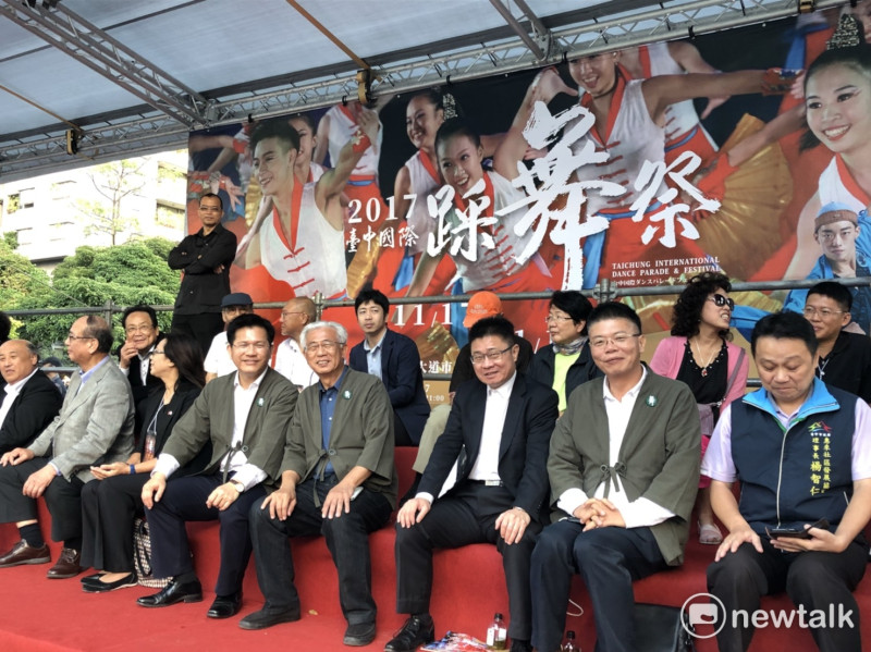 台中市長林佳龍於百忙中參與《2017國際踩舞祭》盛宴。   圖：王鵬宇/攝