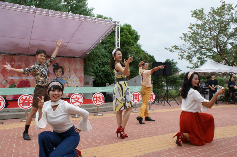 台中市眷村文物館開幕創意排舞表演。   圖：台中市政府/提供