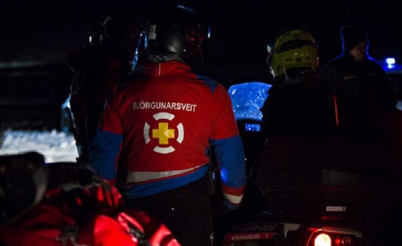 救難人員抵達現場救援。   圖：翻攝Iceland Magazine網站