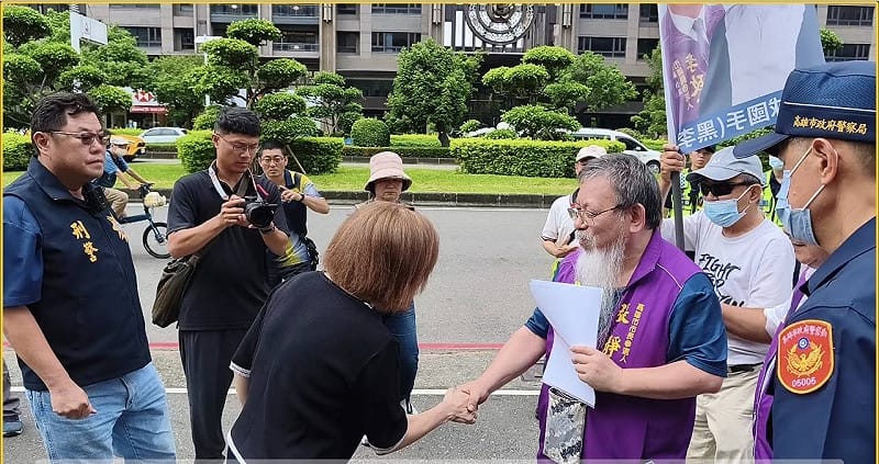 「高雄反毒油，守護下一代」車隊遊行全程遭警方監控。&nbsp;&nbsp;&nbsp;圖：司法改革黨/提供