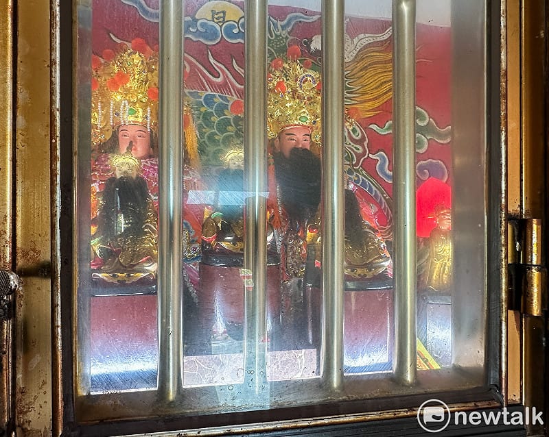 今年端午節隔天，鄭玉貴才把白馬尊王和白馬尊王夫人神尊請來，開光、安座，守護龍洞庇佑鄉里，也讓鄭玉貴完成一樁心願，放下心中一塊石頭。&nbsp;&nbsp;&nbsp;圖：張良一/攝