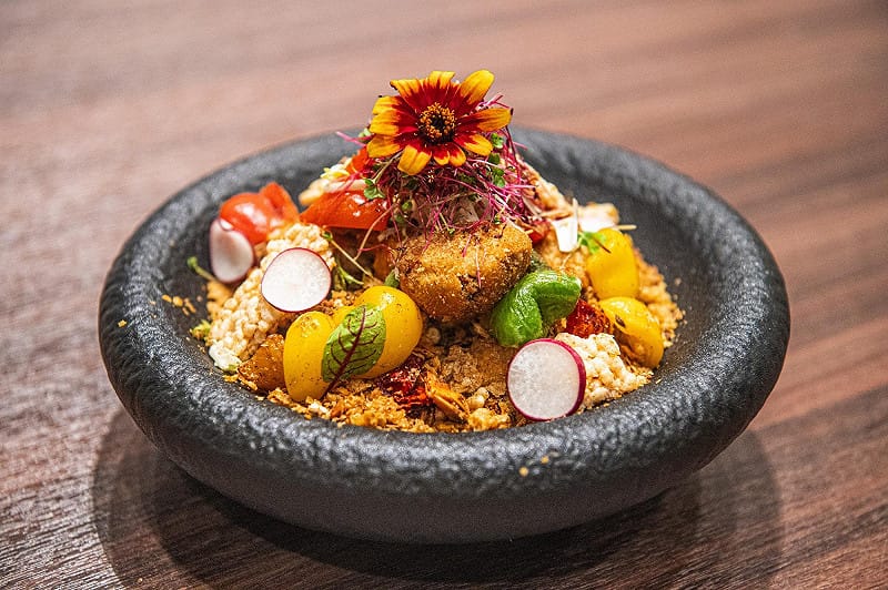 惠中蔬食料理「大漠孜然香酥猴菇」，以猴頭菇豐厚細緻的纖維，演繹大漠豪邁的香料風情。&nbsp;&nbsp;&nbsp;圖：惠中寺/提供