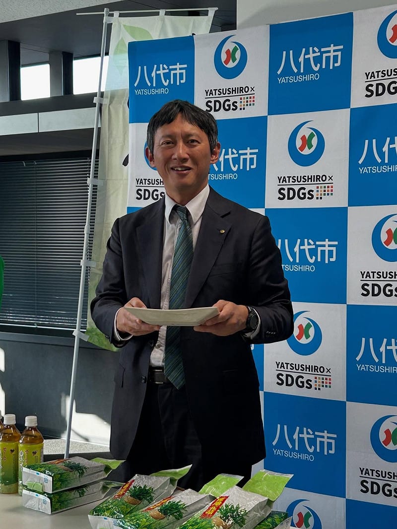八代市市長小野泰輔感謝來自台灣之善意。 圖:翻攝小野たいすけ(泰輔)臉書(資料照) 八代市市長小野泰輔感謝來自台灣之善意。 圖:翻攝小野たいすけ(泰輔)臉書(資料照)