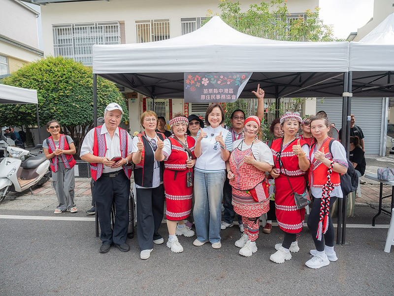 柯志恩(中)強調原住民族是共同成就高雄未來的重要夥伴。&nbsp;&nbsp;&nbsp;圖：柯志恩競辦／提供