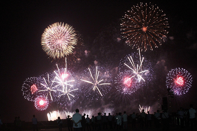 今年雙十國慶焰火將於10月10日晚間在台東市卑南溪出海口盛大登場。台東縣政府已正式公布活動核心主題為「世界的入口：南島台灣」。&nbsp;&nbsp;&nbsp;圖：台東縣政府／提供