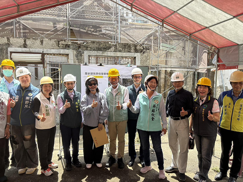 立法委員郭國文安排立法院財政委員會前往台南考察地方建設預算執行進度，針對先進運輸系統、區域停車需求及文化資產活化等多項重大建設進行實地會勘，獲得交通部與文化部等中央跨部會正面回應與承諾支持。&nbsp;&nbsp;&nbsp;圖：郭國文服務處提供