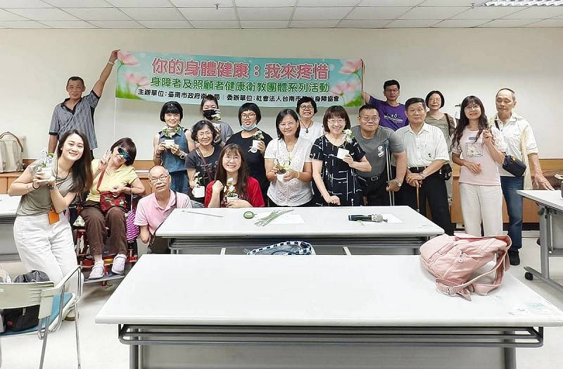 「你的身體健康，我來疼惜－身障者及照顧者健康促進系列活動」，近日舉辦第五場專題講座「為愛而生－生育及婚姻輔導課程」，邀請元品心理諮商所心理師陳凱鈞擔任講師，透過專業與互動兼具的方式，引導學員認識自我，提升婚姻經營能力。&nbsp;&nbsp;&nbsp;圖：黃博郎／攝