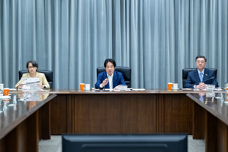 116年度中央政府總預算案已籌編完成，行政院依例於4日下午向總統報告編列情形。&nbsp;&nbsp;&nbsp;圖：總統府提供
