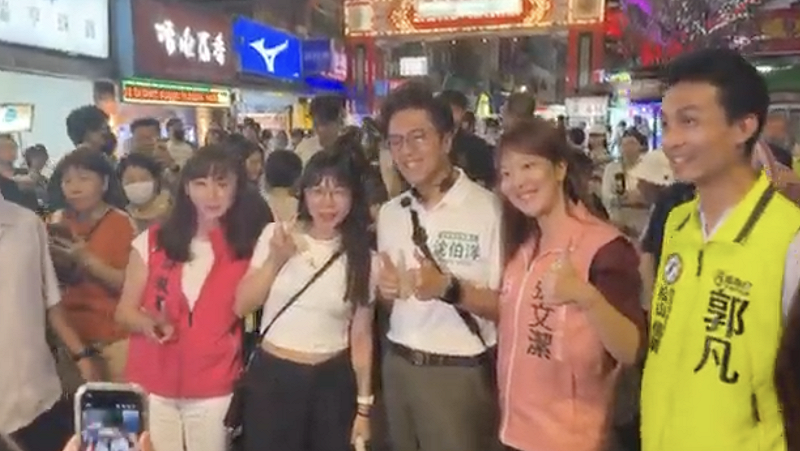 沈伯洋與議員參選人到訪饒河夜市&nbsp;&nbsp;&nbsp;圖：沈伯洋競辦提供