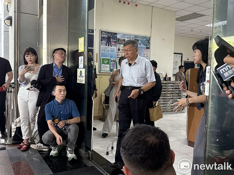 民眾黨創黨主席柯文哲今改裝設電子手環。&nbsp;&nbsp;&nbsp;圖：周煊惠 ／ 攝