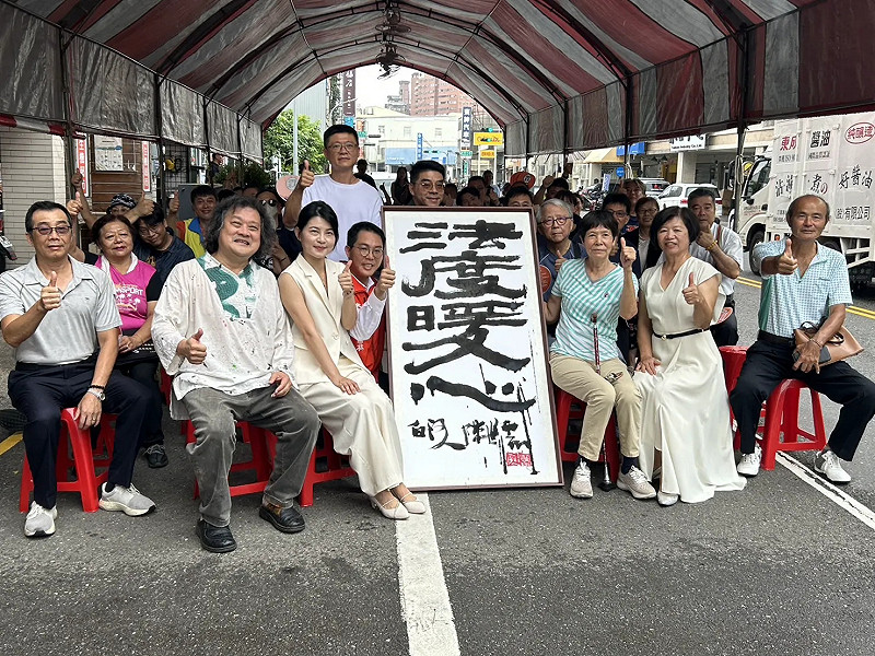 易勝法律事務所主持律師陳嘉伶與台南市議員李宗霖攜手深耕東區、服務地方，結合法律專業與民意代表第一線服務經驗，共同關心市民權益、傾聽基層需求。&nbsp;&nbsp;&nbsp;圖：黃博郎／攝