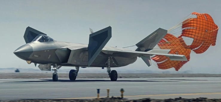 解放軍殲-20戰機的鴨翼被認為會破壞隱形功能。 圖 : 翻攝自巔峰高地 解放軍殲-20戰機的鴨翼被認為會破壞隱形功能。 圖 : 翻攝自巔峰高地
