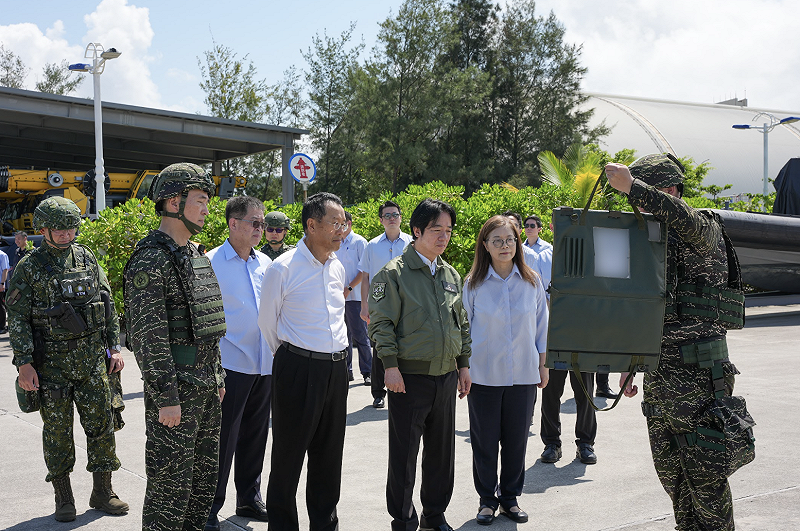  賴清德聽取國軍報告。 圖：總統府提供 